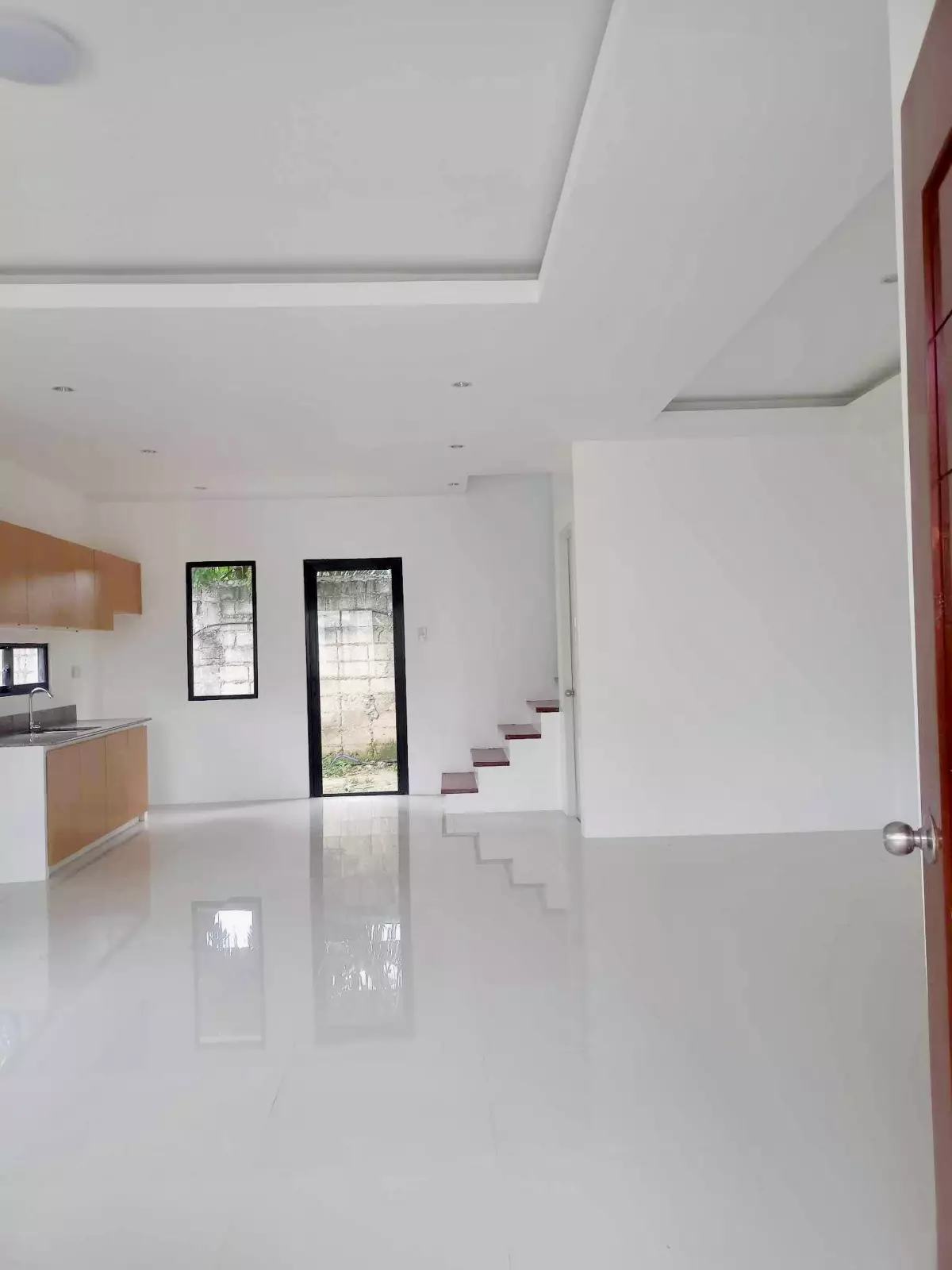 House for Assume in Breeza Scapes — House and Lot in Locata Road, Lapu-Lapu City, Cebu — Photo 3