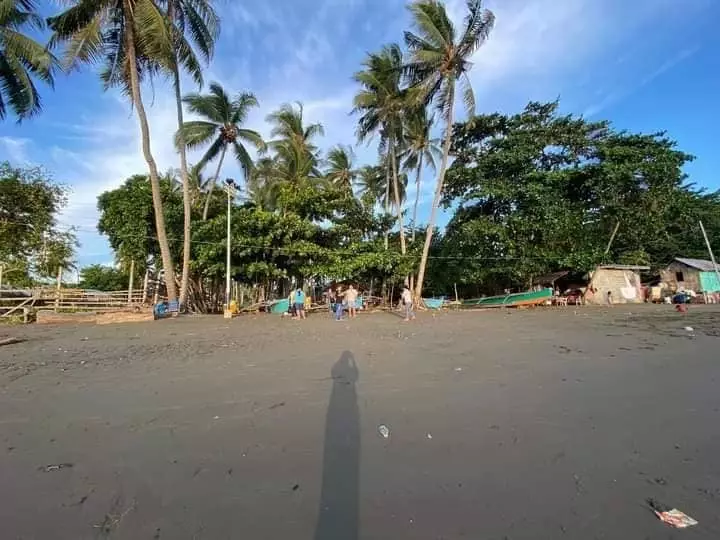 BEACH LOT FOR SALE IN NAAWAN, MISAMIS ORIENTAL - photo 2