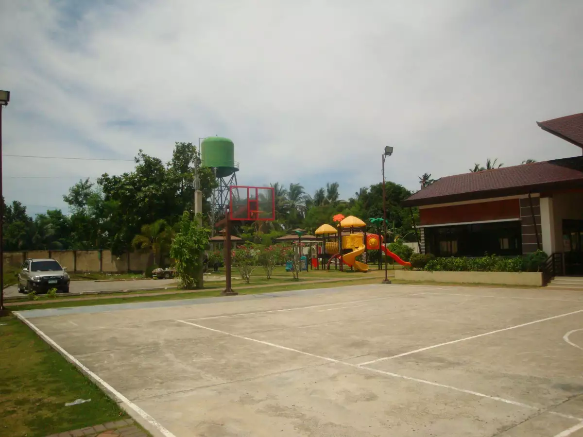 Open photo 14 of 22 — SPACIOUS FULLY FURNISHED HOUSE IN MINGLANILLA FOR RENT