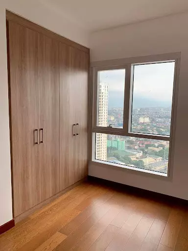 Open photo 17 of 35 — Rush Sale Brand New unit Royalton at Capital Commons