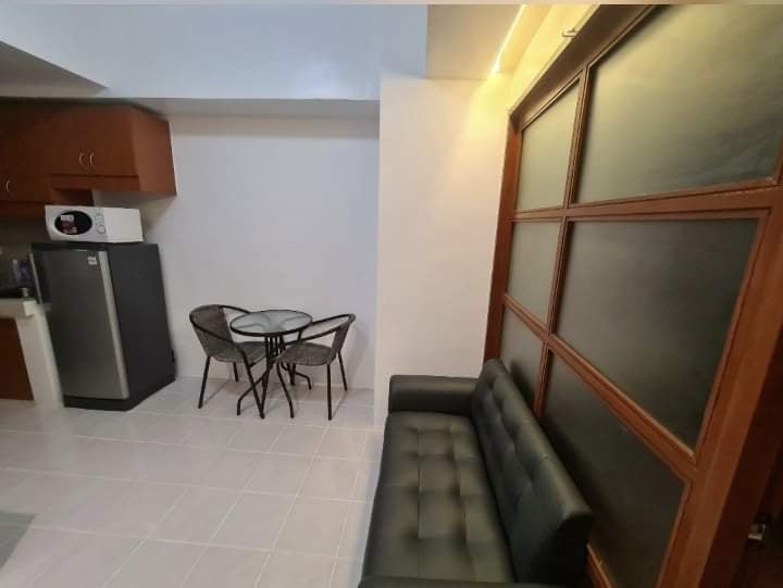 AFFORDABLE 1 BEDROOM W/BALCONY FULLY FURNISHED CONDO UNIT IN MAKATI CBD - photo 5