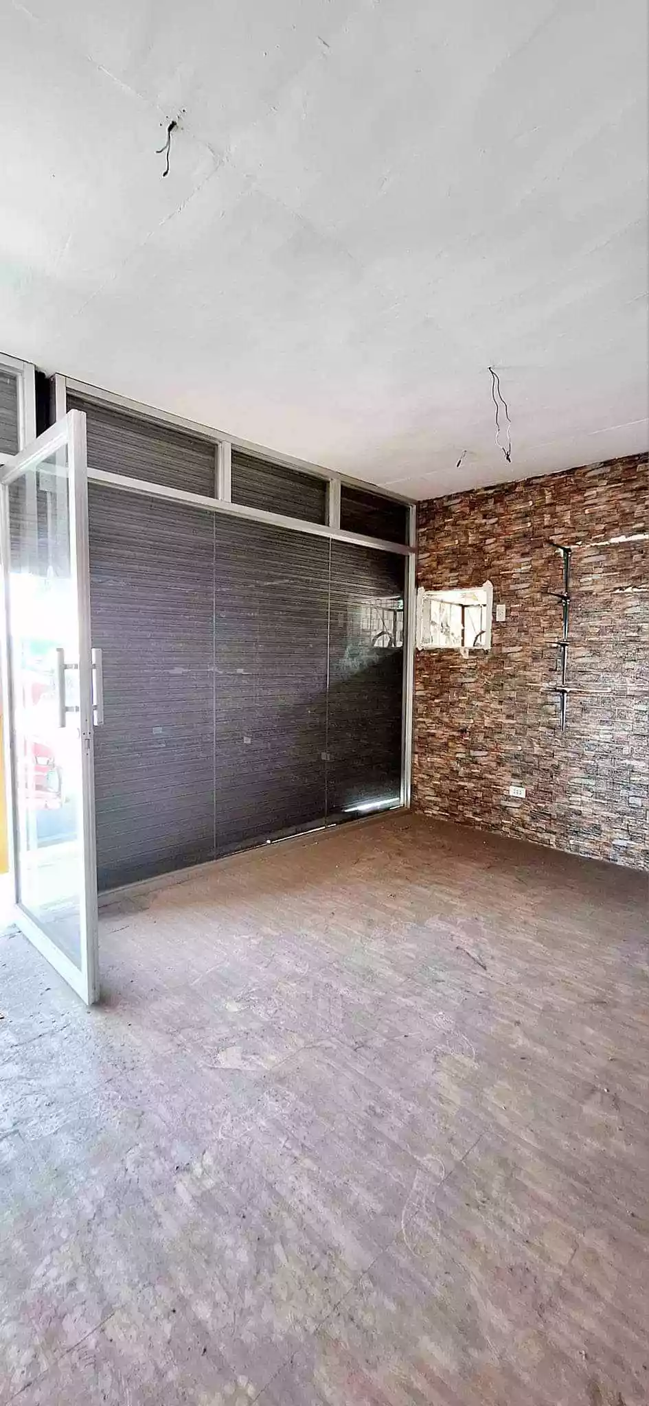 COMMERCIAL SPACE FOR RENT - photo 7