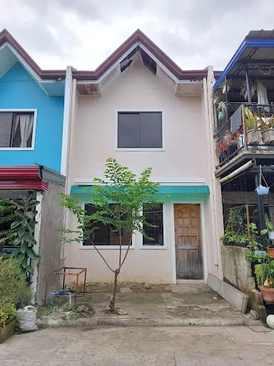 Affordable Townhouse for Sale in Mactan — Townhouse in Bgy, Fuentes Road, Lapu-Lapu City — Photo 2