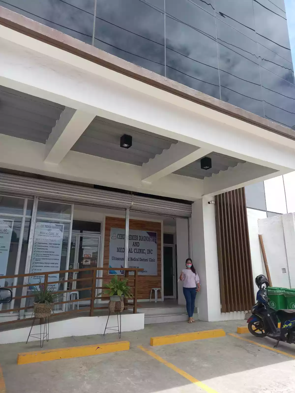 Commercial space along Natalio Bacalso Avenue for rent