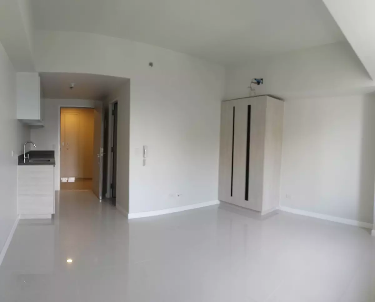 Studio Condo Unit RFO in Mandani Bay, Mandaue City - photo 4