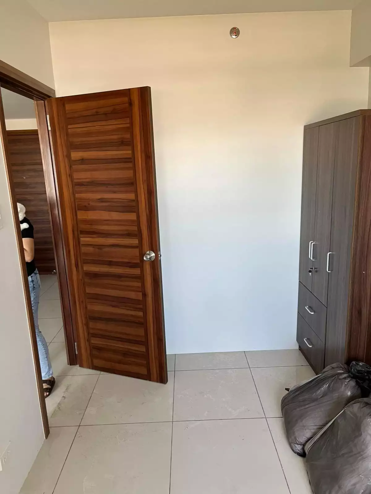 RUSH SALE 1BR WITH BALCONY IN HORIZONS - photo 4