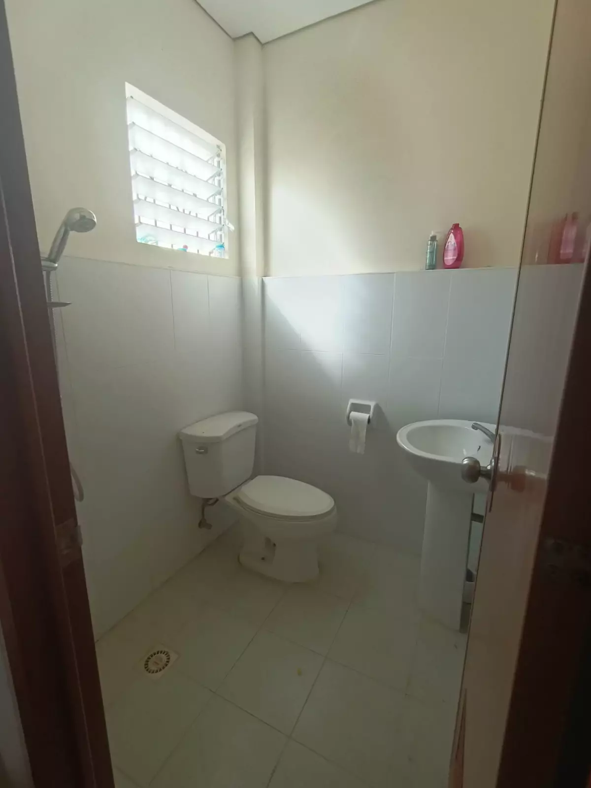 BAYSWATER TALISAY ASSUME — House and Lot in Burgos Street, Talisay, Cebu — Photo 2