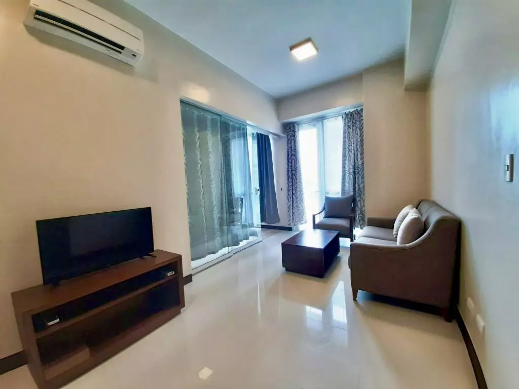 FULLY FURNISHED EXECUTIVEÂ STUDIO W/ BALCONY FOR SALE! — Studio in Newtown Boulevard, The Mactan Newtown, Lapu-Lapu City — Photo 6