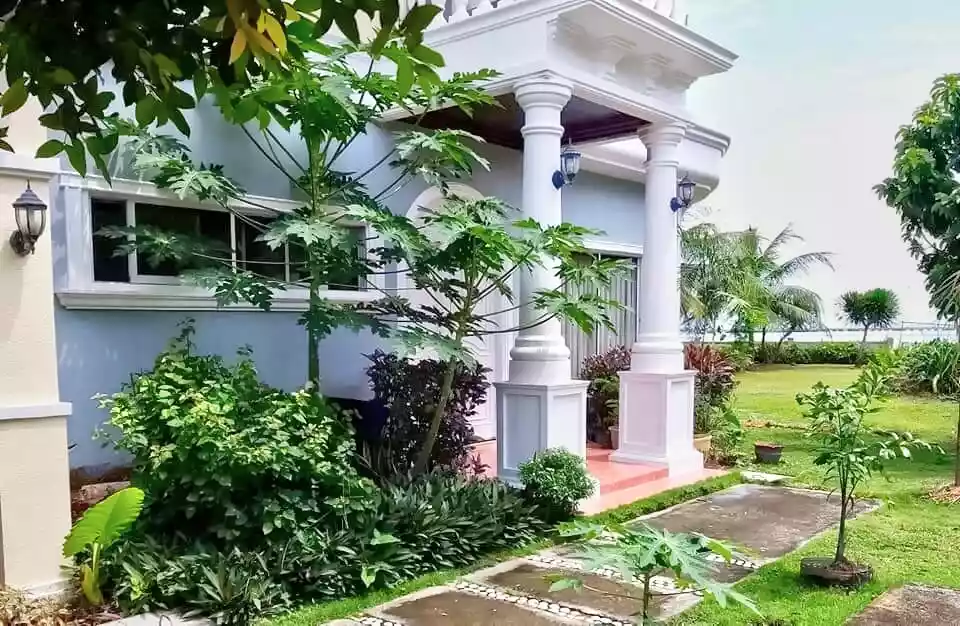 RUSH SALE Beachfront 5BR Single Detached House & Lot at Fonte di Versailles, Mingla near the Sea - photo 6