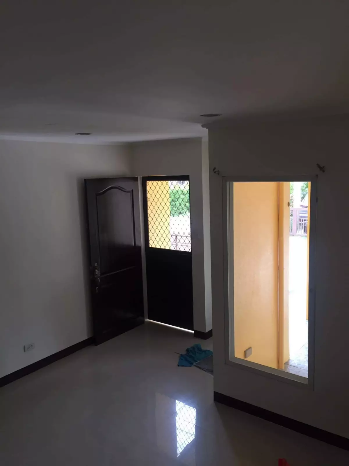 FOR SALE NEWLY RENOVATED 2 STOREY DUPLEX! — House and Lot in Talisay, Cebu, Philippines — Photo 6