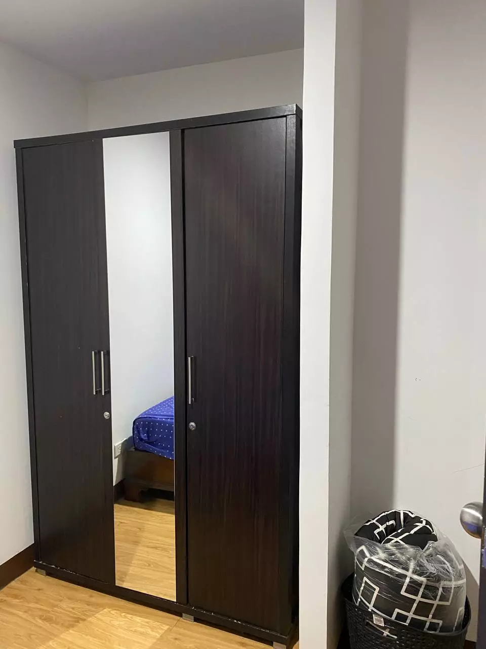 FULLY FURNISHED 1 BEDROOM UNIT — 1 Bedroom — Photo 3