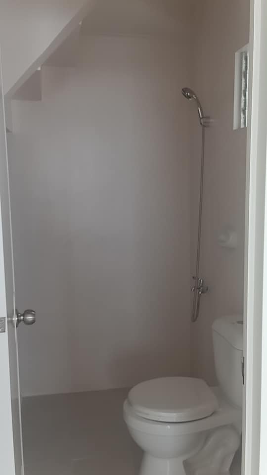 TOWNHOUSE FOR RENT IN MINGLANILLA - photo 3