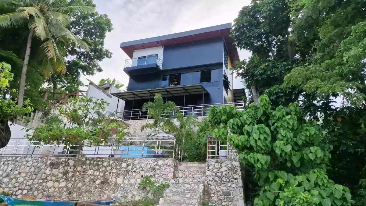 New Beach House For Sale — Beach House / Resort in Carmen, Cebu, Philippines — Photo 2