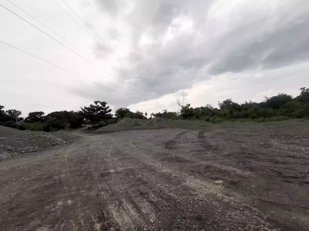 1.5hectares Quarry Area with 1.8has permitted quarry. river - photo 3