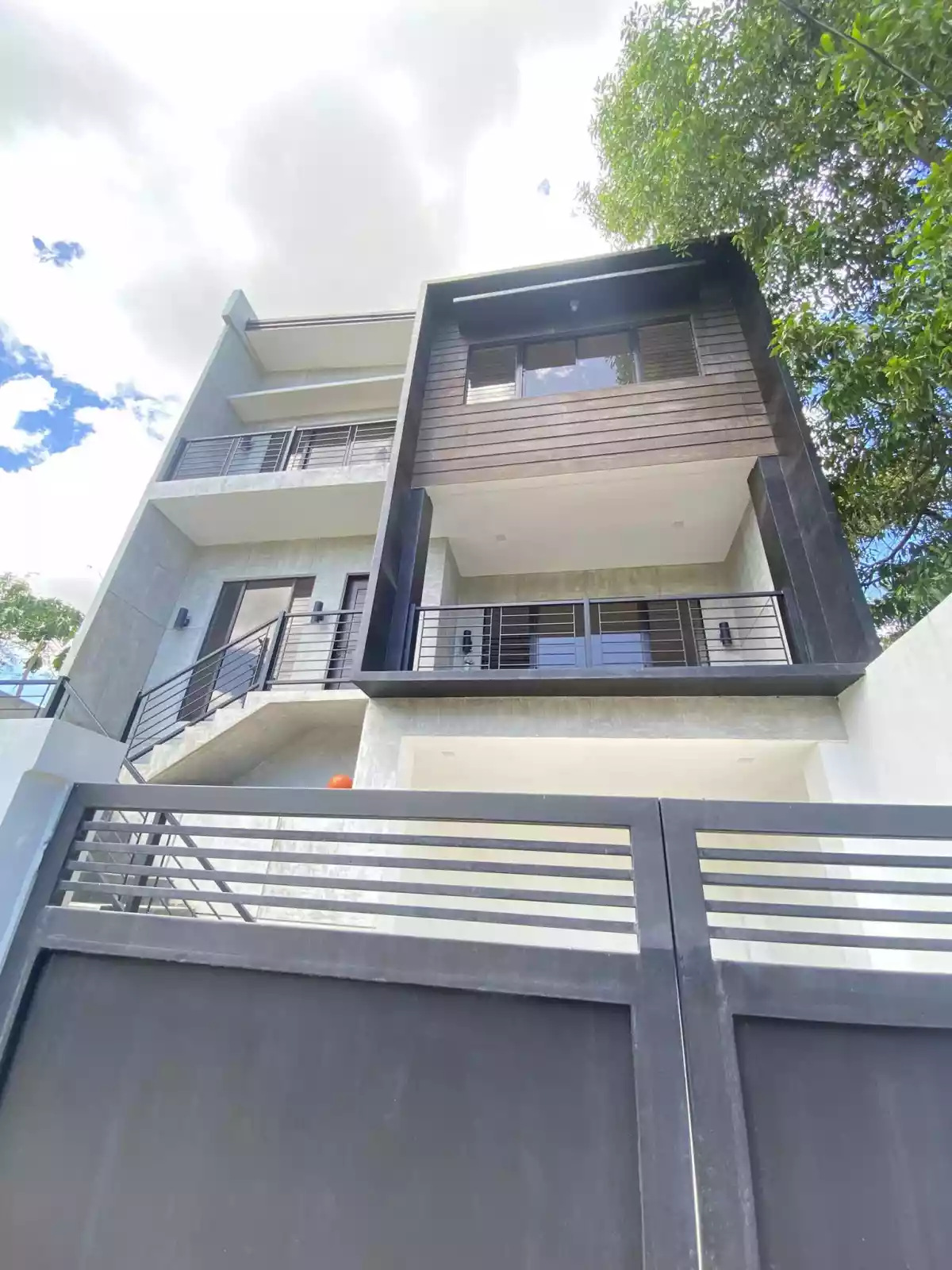 3 STOREY HOUSE AND LOT — House and Lot in Cebu City, Cebu, Philippines — Photo 6