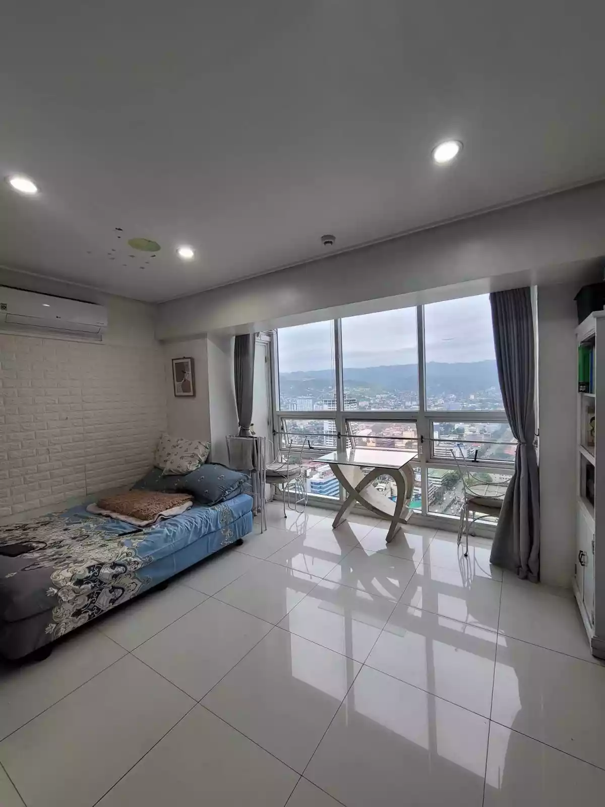Crown Regency lower PentHouse unit - photo 5