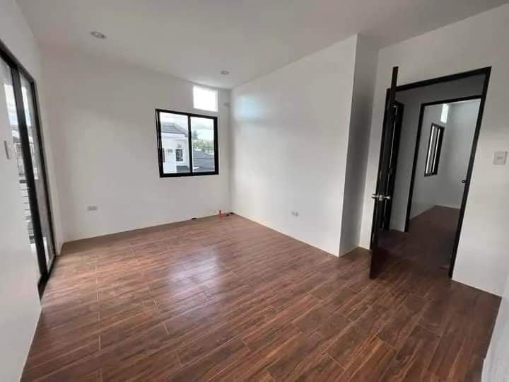 DUPLEX 3 BEDROOM HOUSE FOR ASSUME OR FOR SALE - photo 6