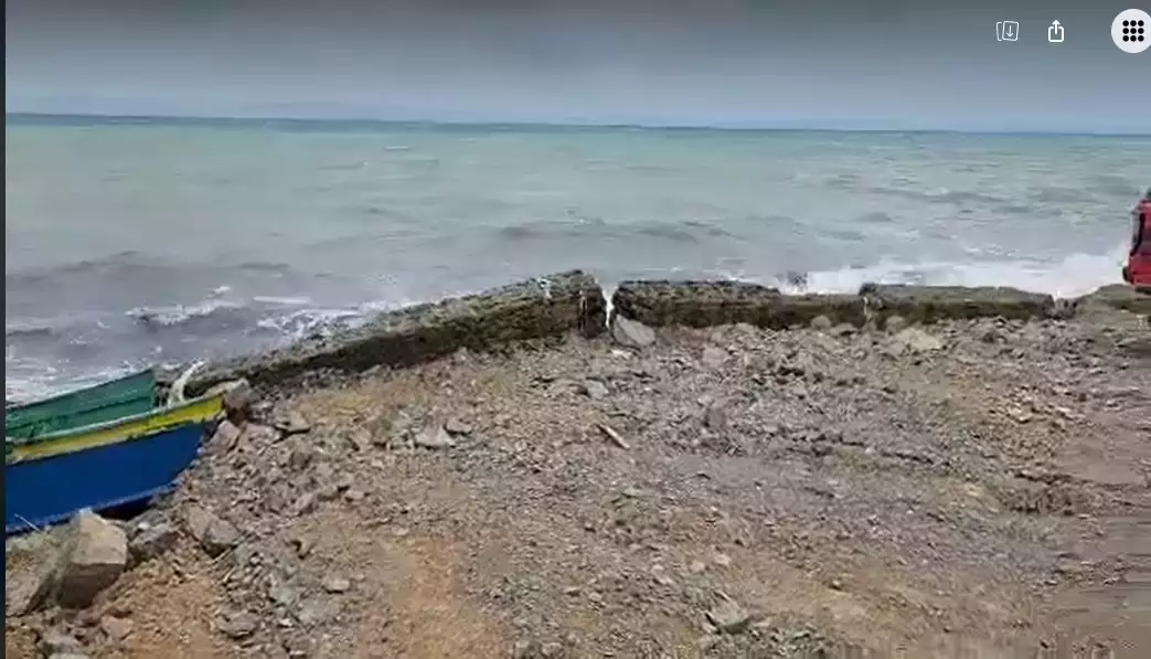 Low Priced RUSH SALE BEACH LOT — Beach Lot in Plaridel, Quezon, Philippines — Photo 3