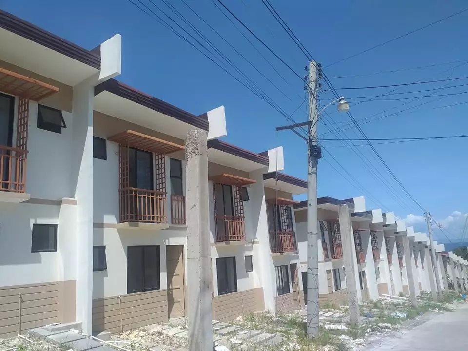 For Assume Casa Mira South Townhouse B — Townhouse in City of Naga, Cebu, Philippines — Photo 3