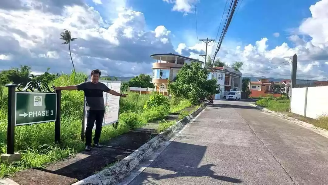 Corona Del Mar Corner Lot — Residential Lot in Talisay, Cebu, Philippines — Photo 2