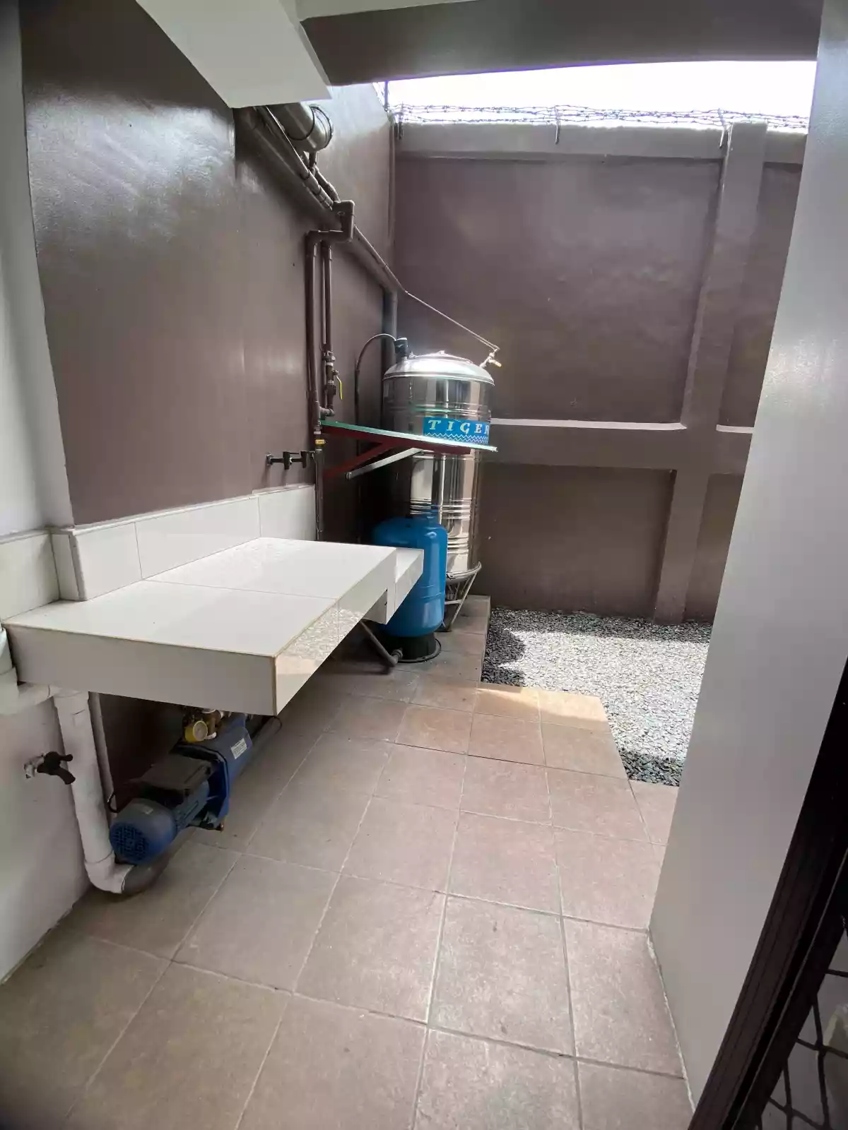 Open photo 12 of 15 — MODERN TOWNHOUSE W/ BASEMENT HUNDRED METERS AWAY TO HIGHWAY