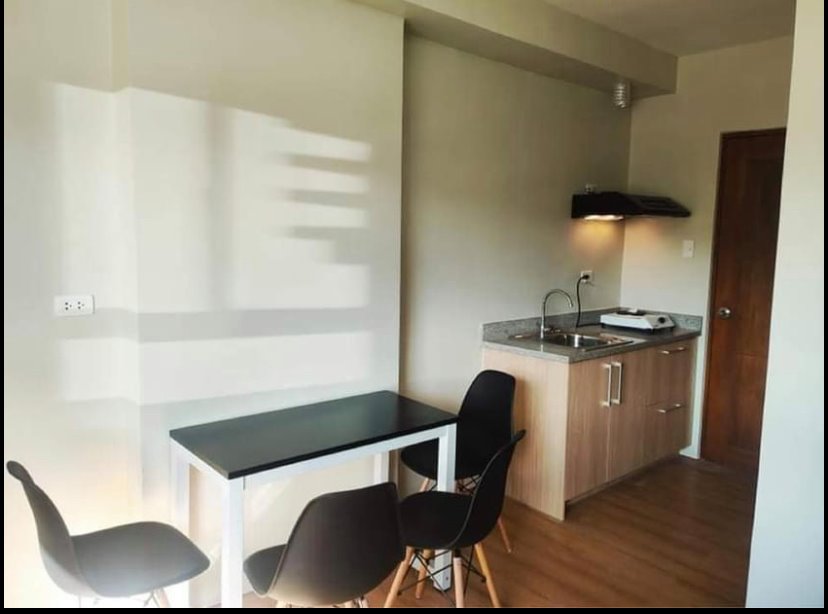Studio with parking for rent near JY Lahug — Studio in Salinas Drive Extension, Cebu City, Philippines — Photo 5