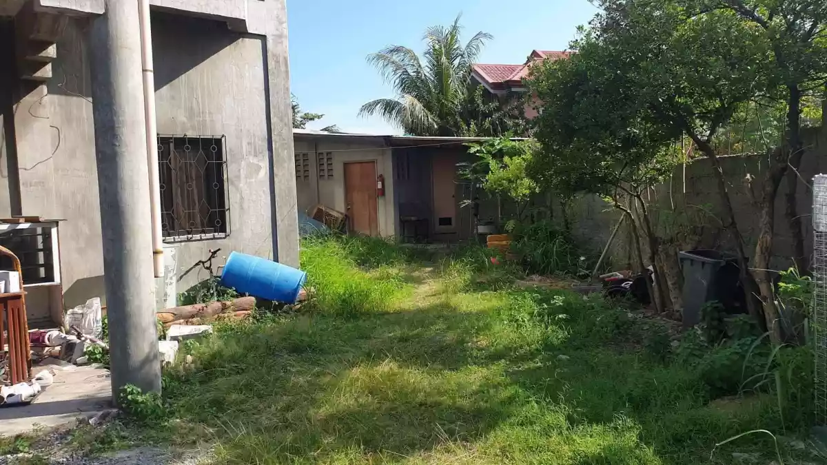 LOT WITH UNFINISHED HOUSE FOR SALE IN SRP  - photo 6