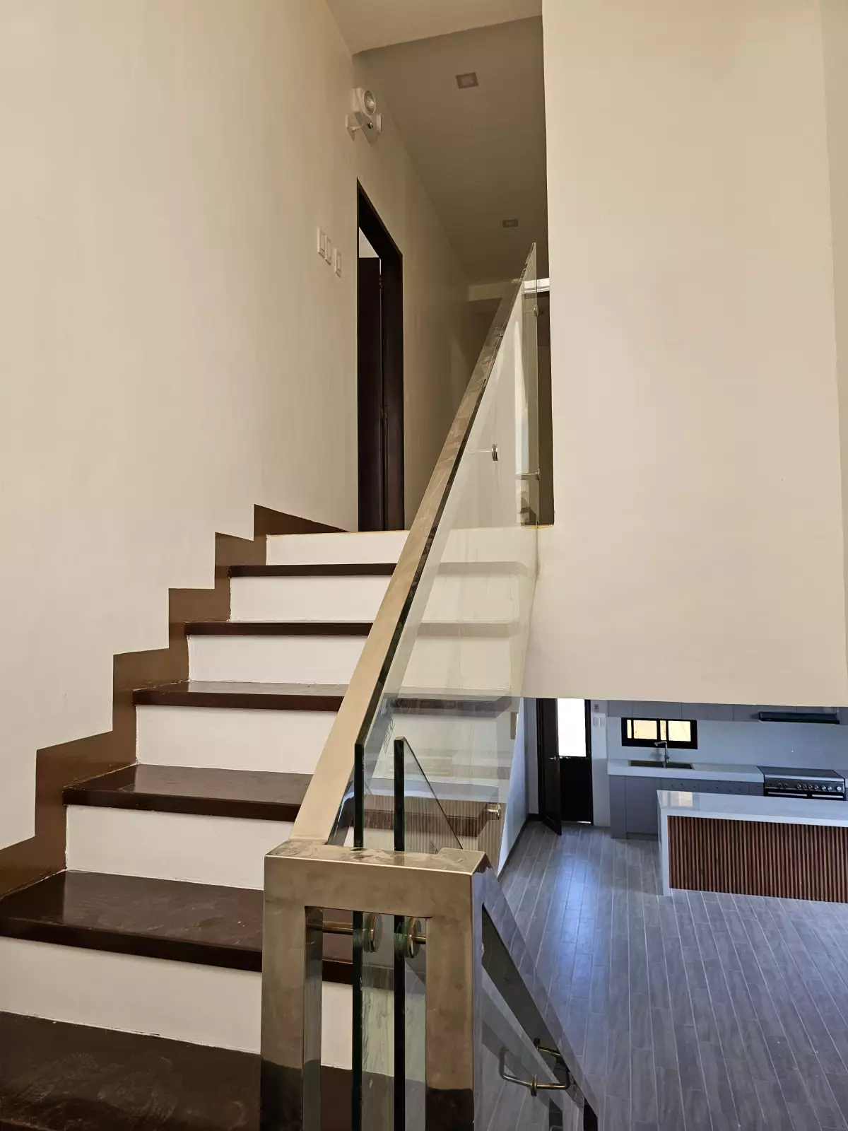 4 Bedrooms with Balcony and Pool — Retirement House in M.L. Quezon National Highway, Lapu-Lapu, Cebu — Photo 7