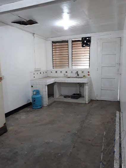 For Rent  3 bedroom semi Furnished Bungalow House with Extra Lot in   Casuntingan, Mandaue City, Cebu near Gethsemane parish Church — Retirement House in Mandaue City, Cebu, Philippines — Photo 6