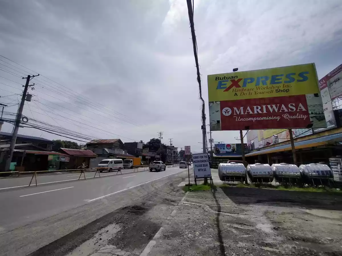 Commercial with building front of sm — Building in Butuan City, Agusan Del Norte, Philippines — Photo 3