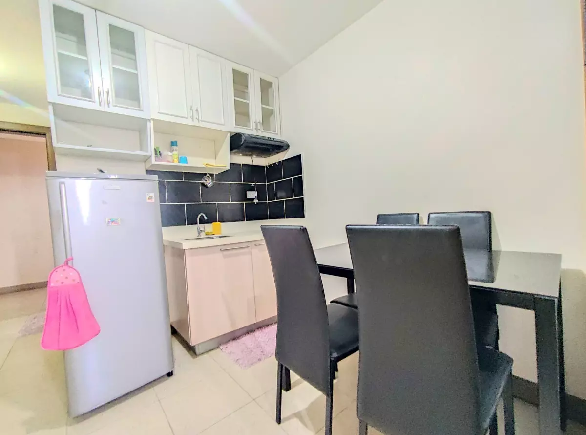 FOR RENT 1BR SEMI-FURNISHED UNIT at Ridgewood Towers   - photo 2