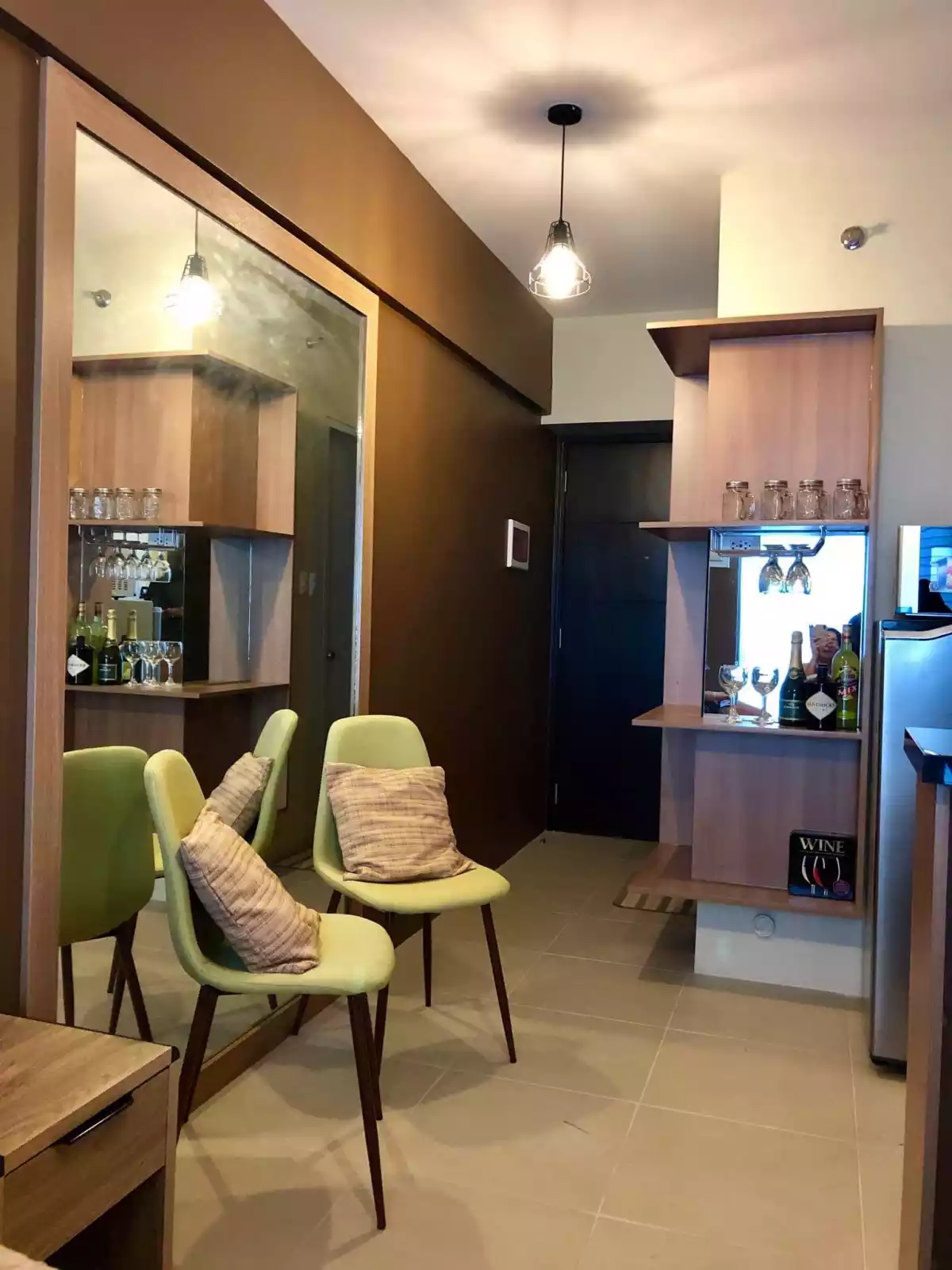 Fully Furnished Avida Riala ST for Sale! - photo 3