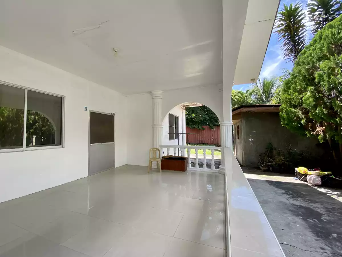 735 SQM HOUSE AND LOT