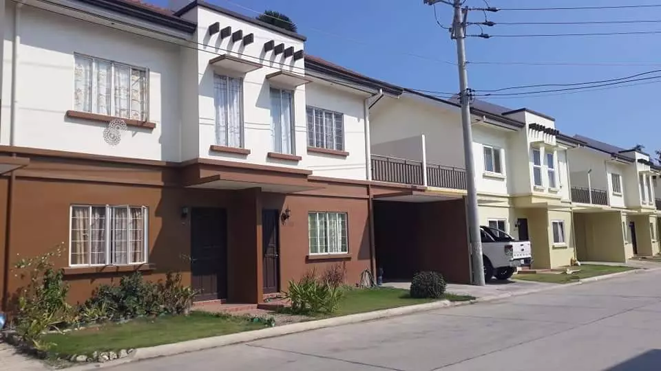 For Rent Semi Furnished - Two Storey House & Lot in Bayswater Talisay City, Cebu - photo 3