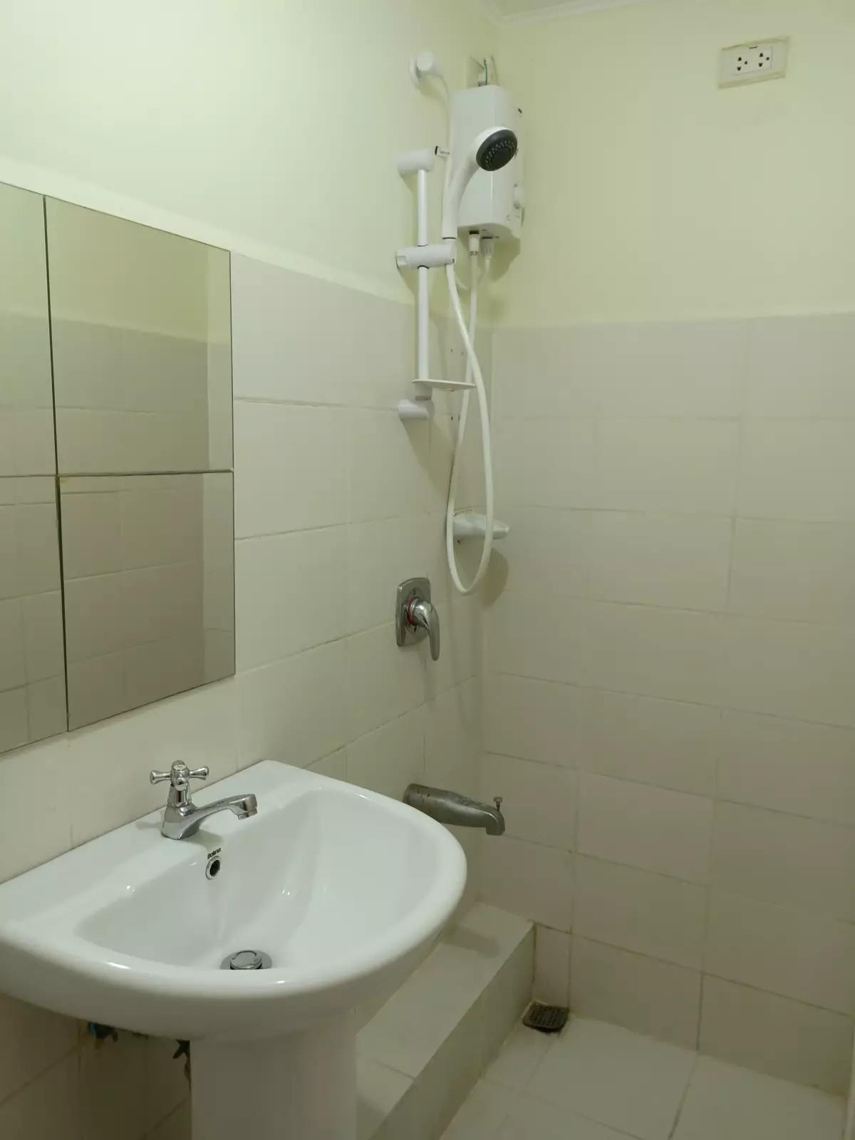 Open photo 12 of 12 — 2 BR Unit for RENT