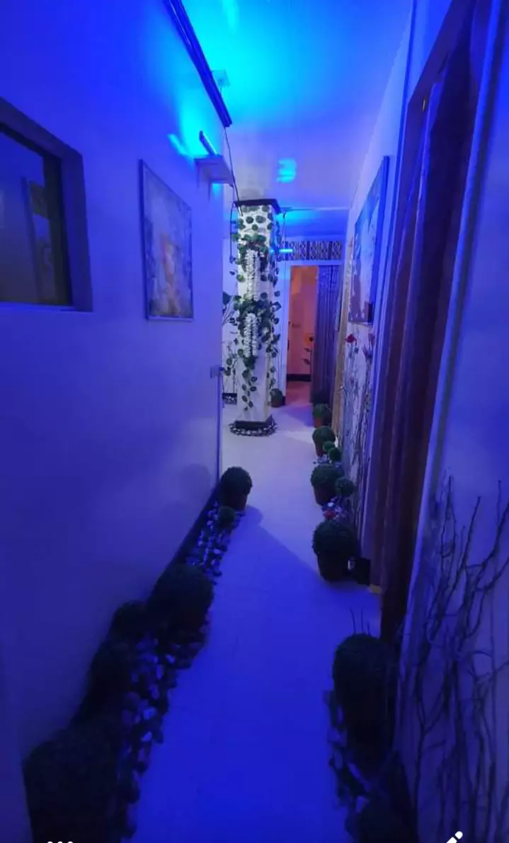 Commercial Space w/ Office and 4 Rooms - photo 4