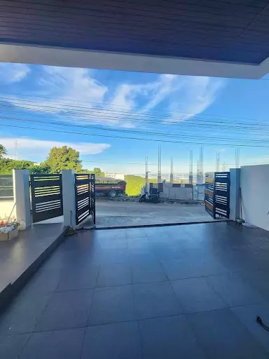 Open photo 13 of 23 — 4-Bedroom Apartment for Sale in Talisay, Cebu