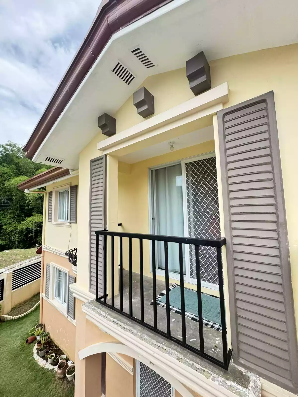 Open photo 12 of 21 — House and Lot