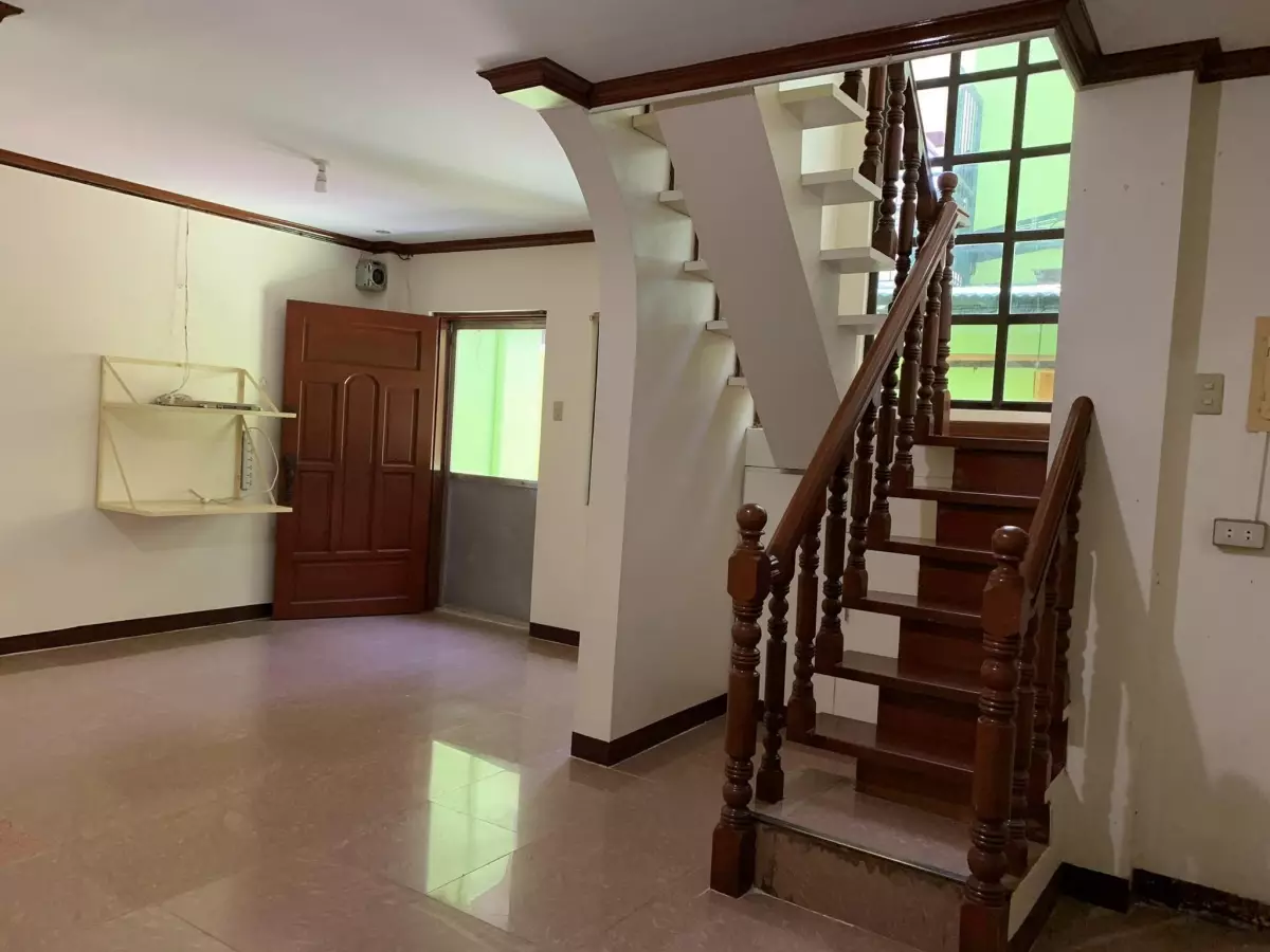 3 Storey Apartment for Sale in Minglanilla Cebu — Apartment in Cebu, Philippines — Photo 4