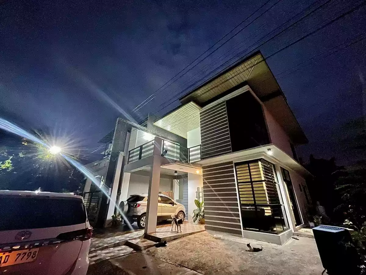 HOUSE AND LOT FOR SALE - Hillsborough Pointe