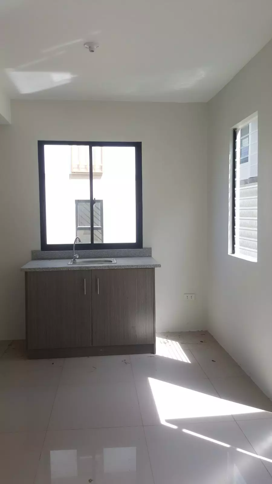 TOWNHOUSE IN CASA MIRA SOUTH NAGA FOR RENT !!! — Townhouse in Cebu, Philippines — Photo 5