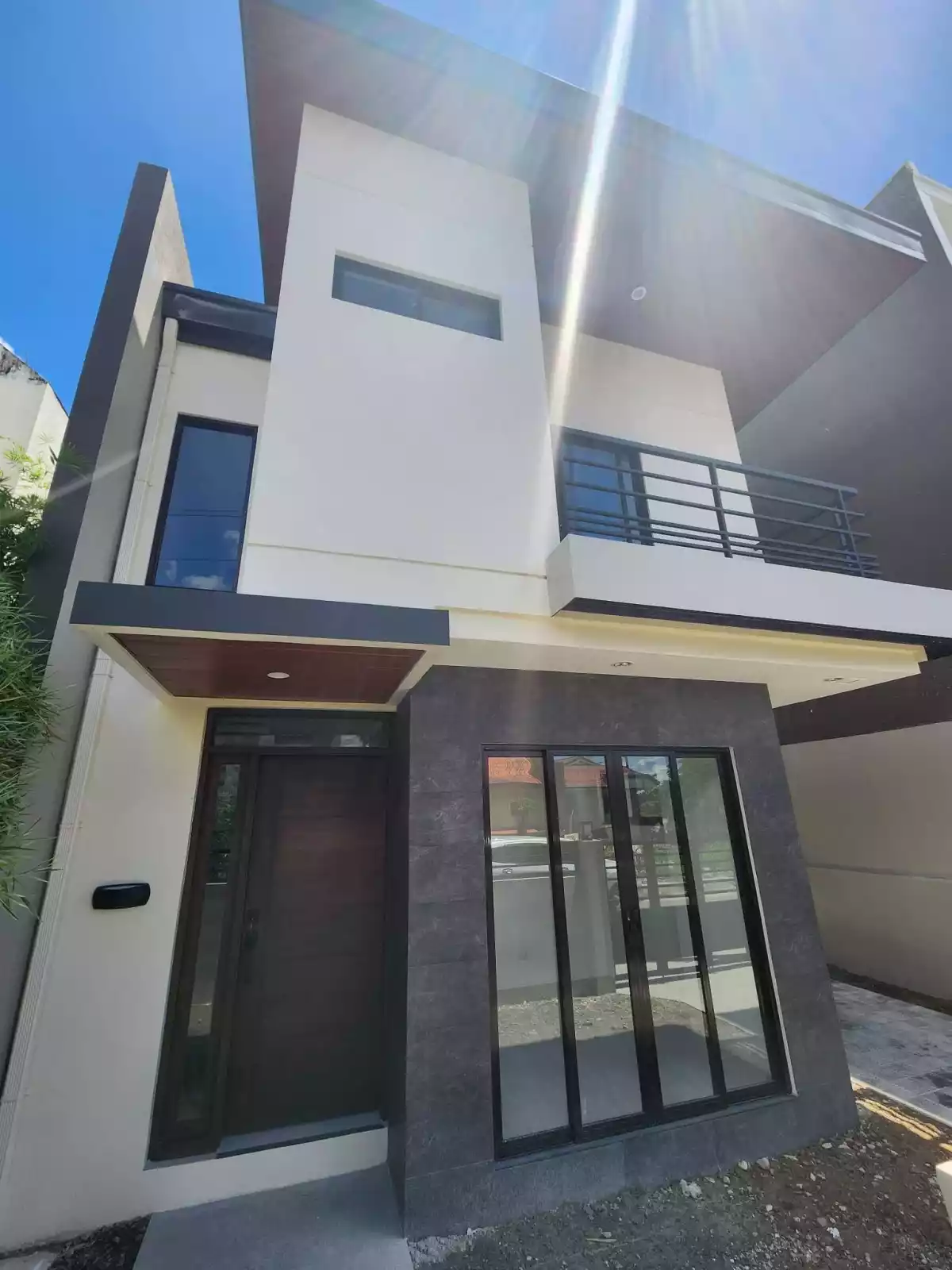 5 BEDROOM HOUSE AND LOT IN METROPOLIS TALAMBAN — House and Lot in Phase 2 Primerose Street, Cebu City, Cebu — Photo 4