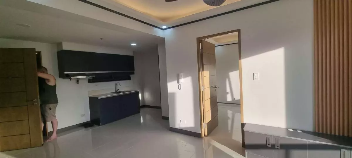 FOR SALE 1 BEDROOM CONDO IN TAFT EAST GATE - photo 3