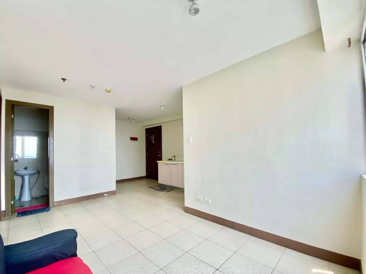 2BR BARE UNIT FOR SALE at Ridgewood Towers, BGC — 2 Bedrooms in Carlos P. Garcia Avenue, Taguig, Metro Manila — Photo 4