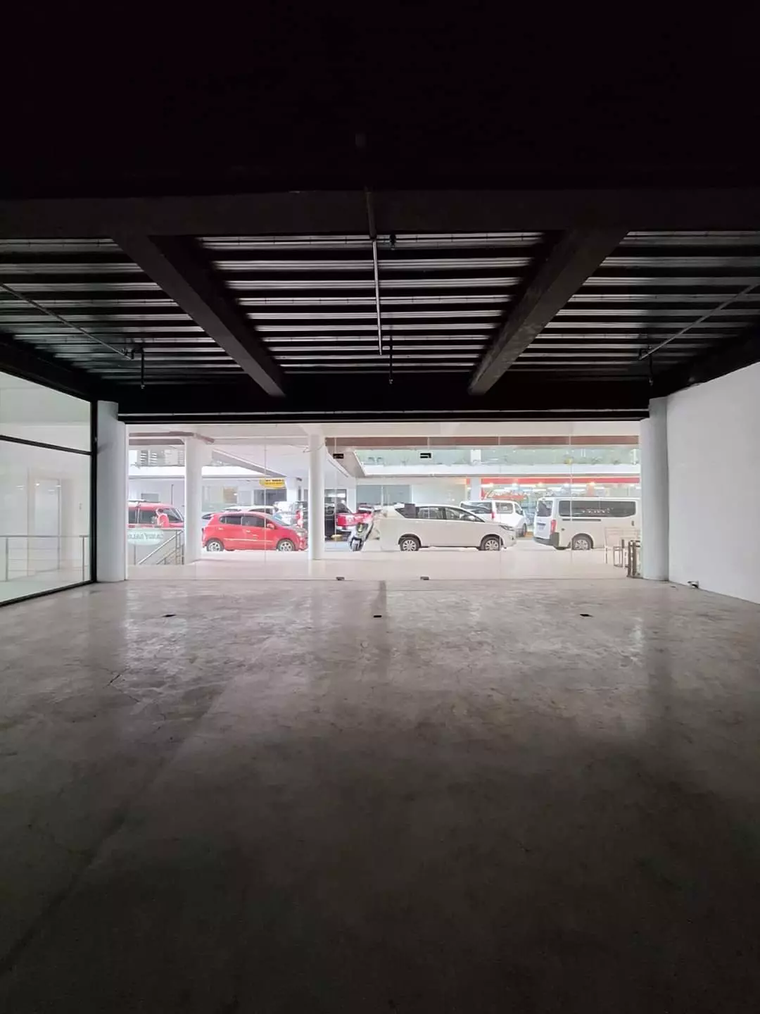 COMMERCIAL SPACE FOR RENT