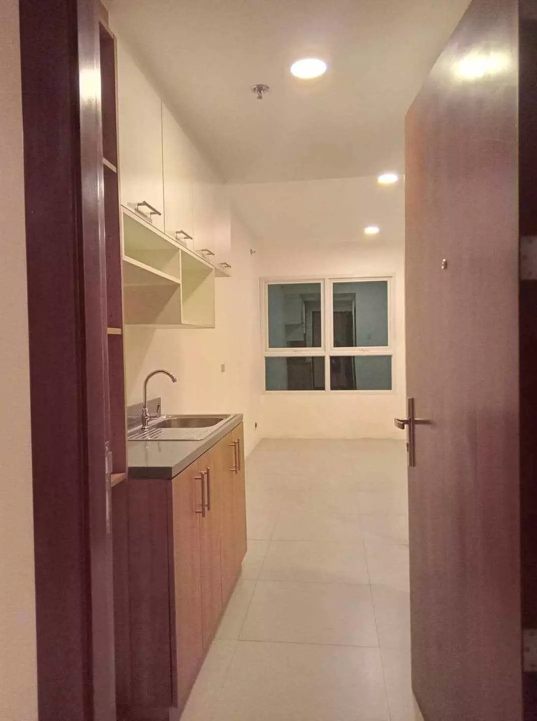 For Assume Studio Unit in J Tower Residences Mandaue City — Studio in V.Albano, Mandaue City, Cebu — Photo 4