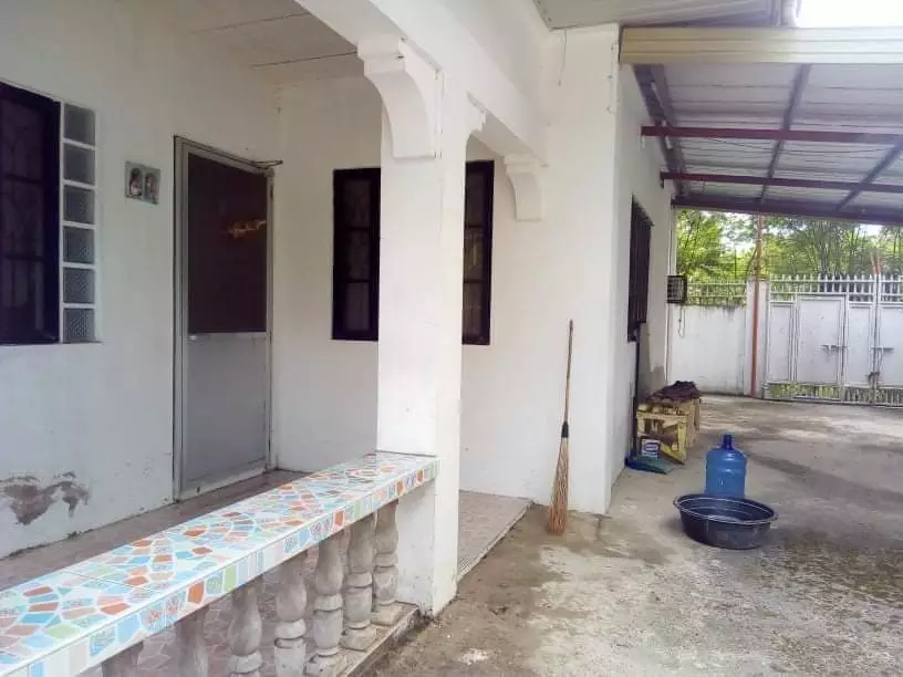 Furnished House & Lot In Naga — House and Lot in City of Naga, Cebu, Philippines — Photo 6