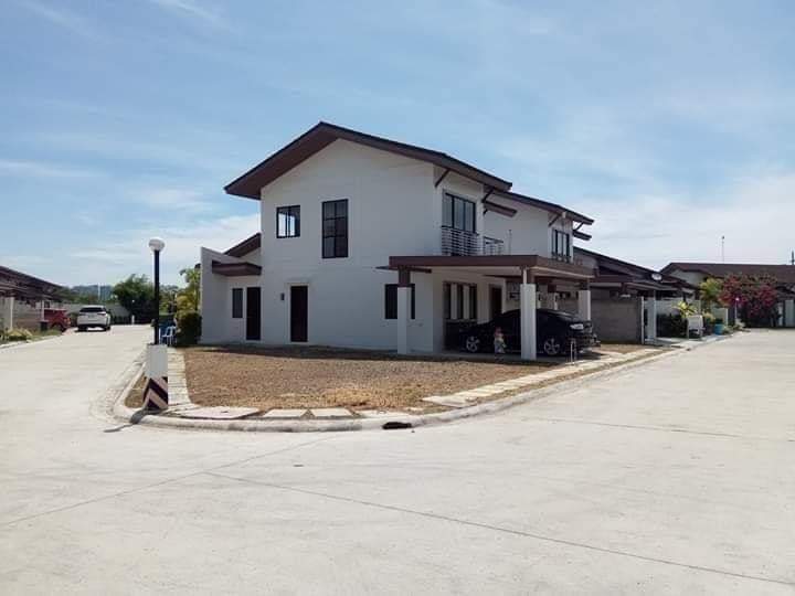 RUSH RUSH HOUSE AND LOT - photo 2