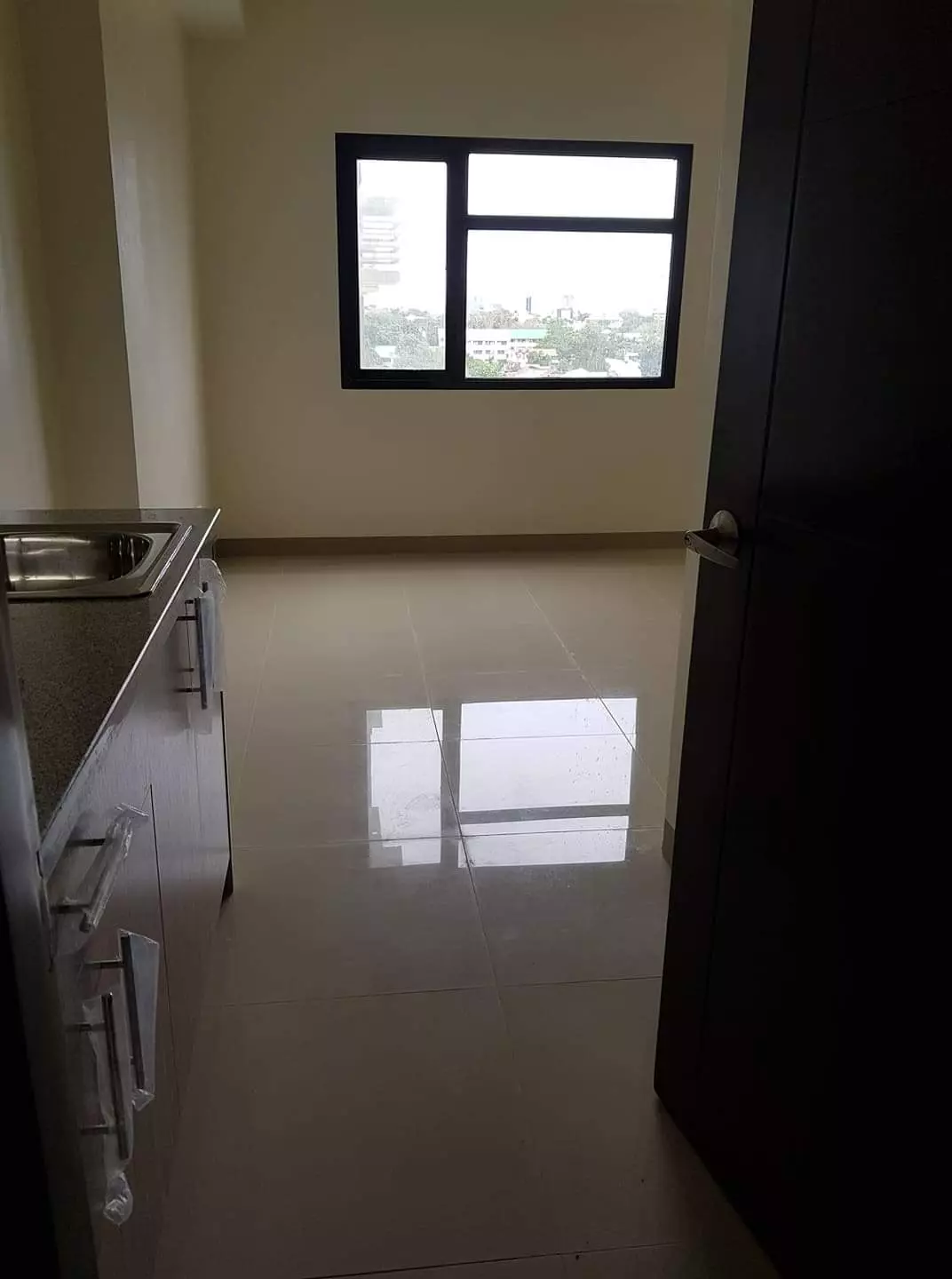Ready for occupancy studio at Casa Mira Labangon — Studio in Labangon, Cebu City — Photo 4
