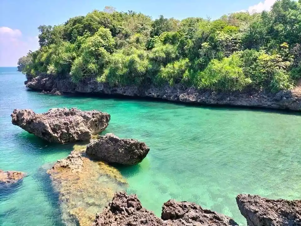 Open photo 11 of 16 — Beach lot in Guimaras